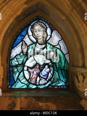 Petit vitrail le long du corridor de la Salle Capitulaire à Southwell Minster, Nottinghamshire Banque D'Images