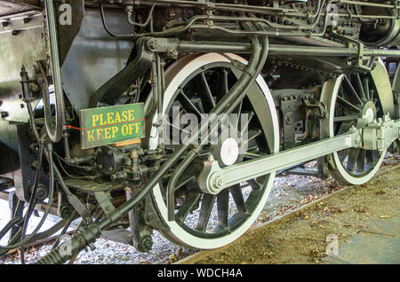 Vieux moteur à vapeur et les maquettes des roues Banque D'Images