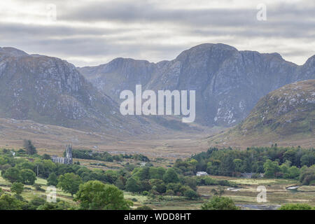 Dunlewy et l'atmosphère empoisonnée dans Doengal Glen, en Irlande. Banque D'Images