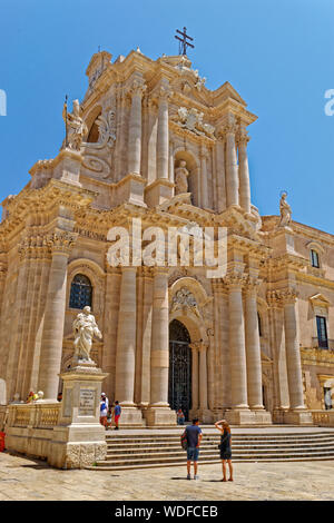 Syracuse Cathédrale Métropolitaine, Nativité de Sainte Marie, la vieille ville de Syracuse, Sicile, Italie. Banque D'Images