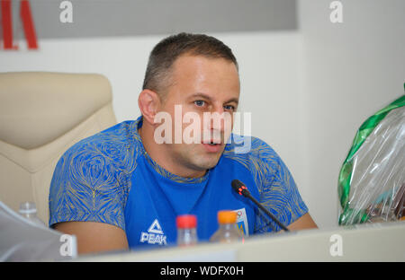 Gennadiy Bilodid, entraîneur et père de la 2018 et 2019 médaillé d'or mondial Bilodid Daria (judo), donnant une conférence de presse. Le 29 août 2019. Kiev, Ukra Banque D'Images