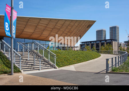 L'extérieur du vélodrome, Queen Elizabeth Olympic Park, Stratford, London UK Banque D'Images