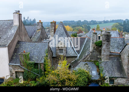 Toits de lauzes à Rochefort-en-Terre. Bretagne Banque D'Images