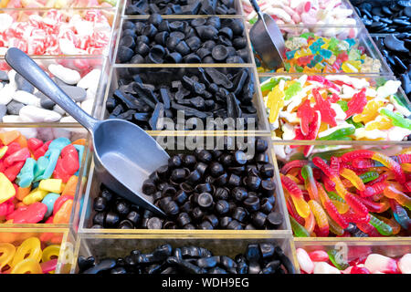 Assortiment de bonbons à market Banque D'Images