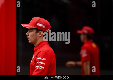 Francorchamps, Belgique. Août 29, 2019. CHARLES LECLERC de la Scuderia Ferrari lors des préparatifs de la Formule 1 Grand Prix de Belgique sur le circuit de Spa-Francorchamps à Stavelot, Belgique. Credit : James/Gasperotti ZUMA Wire/Alamy Live News Banque D'Images