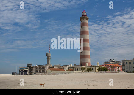 Aveiro Lighthouse (également connu sous le nom de Praia da Barra) Portugal. Banque D'Images