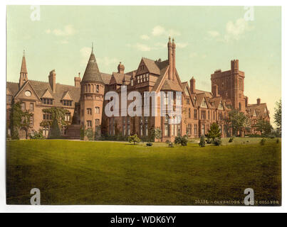 Girton College, Cambridge. 1 impression photomécanique : photochrom, couleur. Banque D'Images