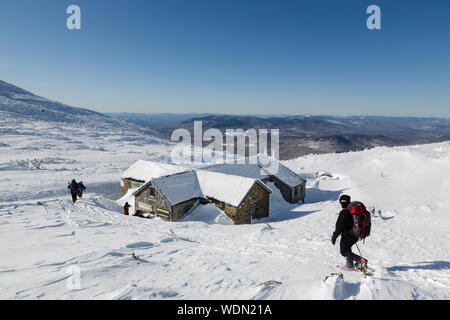 Madison Spring Hut dans les Montagnes Blanches du New Hampshire pendant les mois d'hiver. Ce refuge est situé juste au-dessous le mont Madison, l'extrême nord peak Banque D'Images