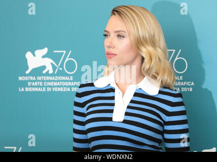 Venise, Italie. Août 29, 2019. L'actrice Scarlett Johansson assiste à un photocall pour le film 'Mariage' pendant le 76e Festival International du Film de Venise à Venise, Italie, le 29 août, 2019. Credit : Cheng Tingting/Xinhua/Alamy Live News Banque D'Images