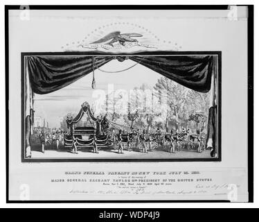 Grand concours de funérailles à New York le 23 juillet 1850, en l'honneur de la mémoire du général Zachary Taylor 12e président des États-Unis Résumé : Imprimer montrant des funérailles d'Zachary Taylor, avec coffin sur wagon finement décorés, vu à travers les rideaux, peut-être sur une scène au-dessus de l'aigle porte bannière, J'ai essayé de faire mon devoir. Banque D'Images