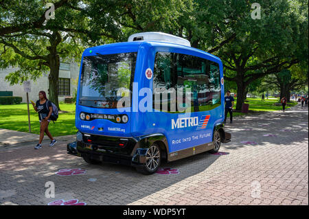 Une navette électrique autonome fonctionne sur un 1-mile route en boucle fermée à la Texas Southern University (TSU) à Houston, Texas Banque D'Images