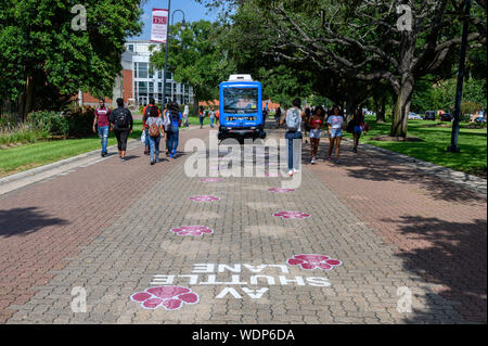 Une navette électrique autonome fonctionne sur un 1-mile route en boucle fermée à la Texas Southern University (TSU) à Houston, Texas Banque D'Images