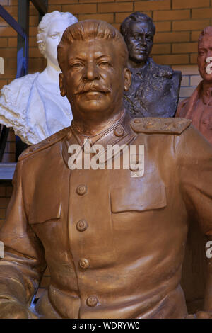 Statue de la révolutionnaire et homme politique géorgien soviétique Joseph Staline (1878-1953) à l'Tsaïr Azgur Studio Memorial à Minsk, Bélarus Banque D'Images