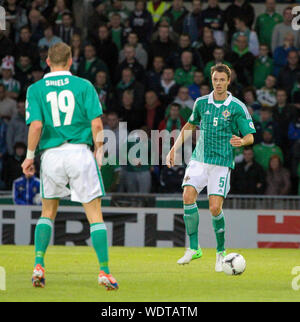 11 septembre 2012 - Irlande du Nord 1 Luxembourg 1. Qualification de la Coupe du Monde 2014 à Windsor Park, Belfast, Irlande du Nord, Royaume-Uni. L'Irlande du defender Jonny Evans (5). Banque D'Images