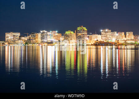 Halifax, Nova Scotia ville la nuit le long du front de mer Banque D'Images
