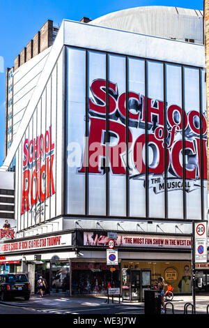Le Gillian Lynne Theatre Présentation de l'école Rock, la comédie musicale, Drury Lane, London, England, UK. Banque D'Images