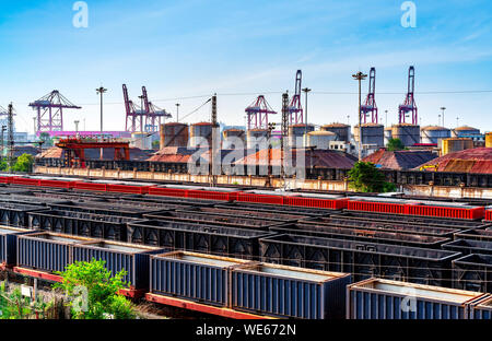 Grand terminal à conteneurs, Lianyungang, Chine. Banque D'Images