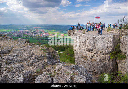 LICHTENFELS, ALLEMAGNE - circa 2019 Mai : La vue depuis la montagne Staffelberg près de Lichtenfels, Bavière, Allemagne Banque D'Images