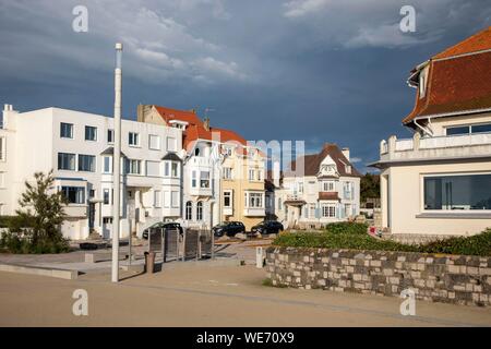 La France, Pas de Calais, Wissant, villas dans le carré de Gris Nez Banque D'Images