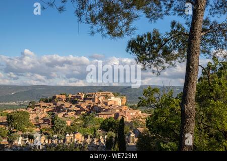 La France, Vaucluse, parc naturel régional du Luberon, Roussillon, étiqueté les plus beaux villages de France Banque D'Images