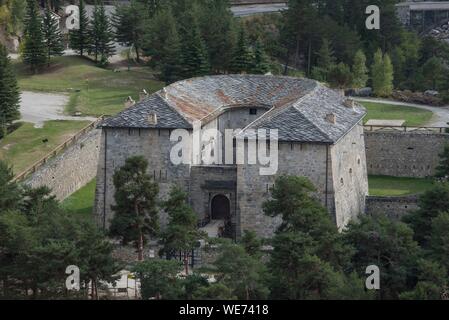 France, Savoie, Massif de la Vanoise, en Haute Maurienne, Aussois Parc National, l'Esseillon forts Victor Emmanuel, le Fort Marie Christine construit sur l'autre côté de l'Arc Banque D'Images