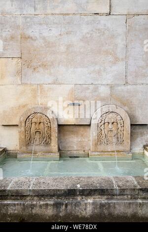 France, Paris, le long du GR® Paris 2024, metropolitan sentier de randonnée longue distance créé à l'appui de la candidature de Paris pour les Jeux Olympiques de 2024, fontaine à proximité de Campus de l'Université Internationale Banque D'Images