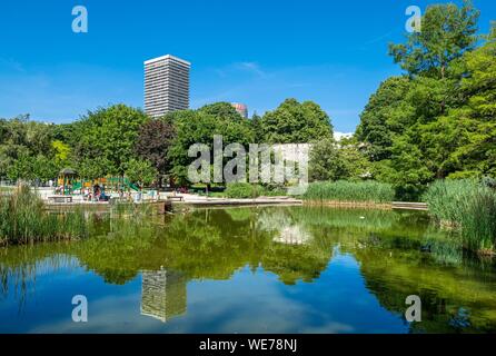 France, Paris, le long du GR® Paris 2024, metropolitan sentier de randonnée longue distance créé à l'appui de la candidature de Paris pour les Jeux Olympiques de 2024, la Maison Blanche, quartier parc Kellermann Banque D'Images