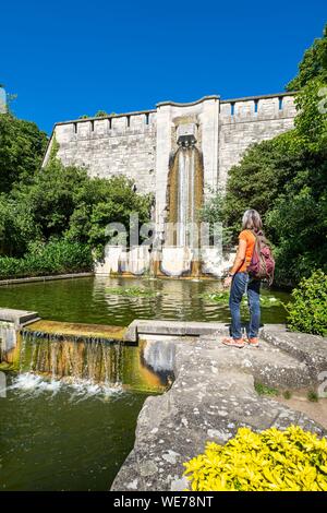 France, Paris, le long du GR® Paris 2024, metropolitan sentier de randonnée longue distance créé à l'appui de la candidature de Paris pour les Jeux Olympiques de 2024, la Maison Blanche, quartier parc Kellermann Banque D'Images