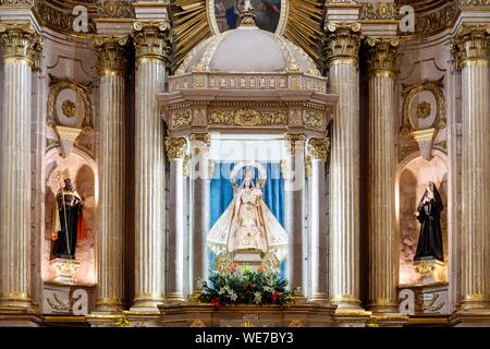 Le Mexique, l'état de Michoacan, Morelia, centre historique de Morelia inscrite au Patrimoine Mondial de l'UNESCO, statue vierge à San Agustin church Banque D'Images