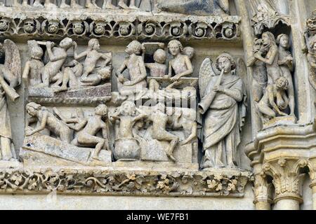 France, Picardie, Amiens, cathédrale Notre-Dame, joyau de l'art gothique, classée au Patrimoine Mondial de l'UNESCO, portail central de la façade occidentale, le Jugement Dernier