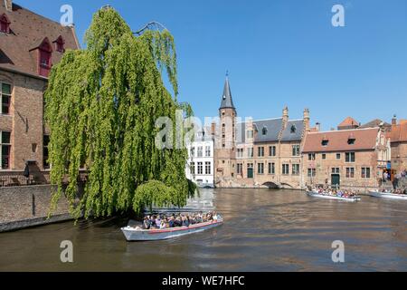 Belgique, Flandre occidentale, Bruges, centre historique classé au Patrimoine Mondial de l'UNESCO, Dijver, Canal Rozenhoedkaai, quai du Rosaire Banque D'Images