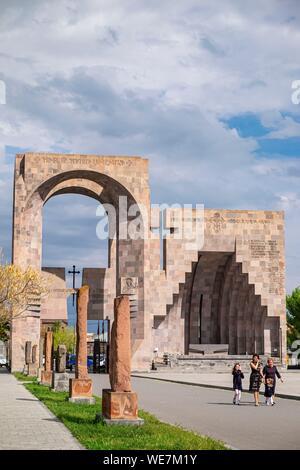 L'Arménie, région d'Armavir, Etchmiadzine, complexe religieux d'Etchmiadzine inscrite au Patrimoine Mondial de l'UNESCO, l'entrée Banque D'Images