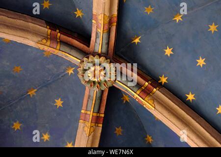 La France, Finistère, Quimper, Place Saint Corentin, la cathédrale Saint Corentin en date du 13e siècle, chapelle, keystone, polychromie Banque D'Images