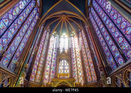 France, Paris, région classée au Patrimoine Mondial de l'UNESCO, l'Ile de la Cité, Sainte Chapelle, vitraux de la chapelle haute Banque D'Images