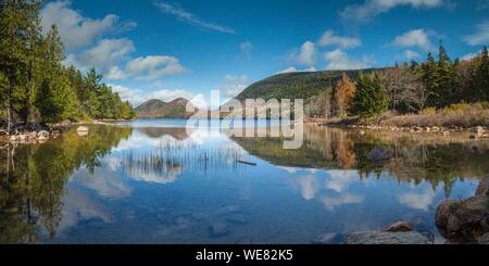 Etats-unis (Maine), Mt. Île déserte, l'Acadia National Park, la Jordanie et l'étang de l'automne, des bulles Banque D'Images