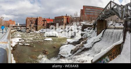 Canada, Québec, Estrie, Cantons de l'Est ou Ville de Sherbrooke, Magog River Gorge, barrage et cascade Banque D'Images