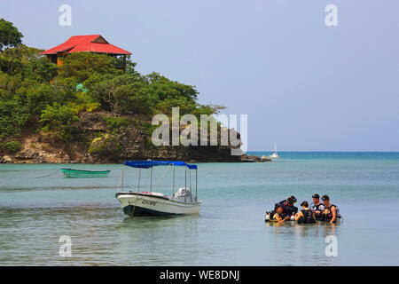 La Colombie, l'île de Providencia, club de plongée de la plage de Suroeste Banque D'Images