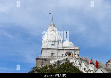 Collines Parasnath, Giridih, Jharkhand, India Mai 2018 - Vue de l'Shikharji à Parasnath Jain temple Hill. Ce temple est populaire parmi les Jain foll Banque D'Images