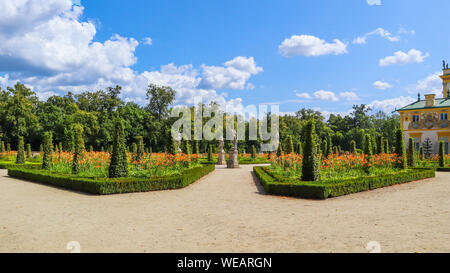 Varsovie / Pologne - 04 août 2019 - Beau jardin de Royal de Wilanów. Résidence du Roi Jean III Sobieski Banque D'Images