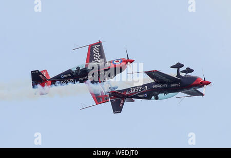 Bournemouth, Royaume-Uni, 30 août 2019. L'équipe de voltige des lames effectuer au-dessus de la plage de Bournemouth Bournemouth à la fête de l'air. Stuart Martin Crédit/Alamy Live News Banque D'Images