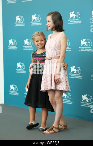 Venise, Italie - 28 août : Adelia-Constance Adelia-Constance Ocleppo et Giovanni Giovanni Ocleppo (R) assister à l'Pelikanblut photocall au cours de la 76e Festival du Film de Venise Banque D'Images