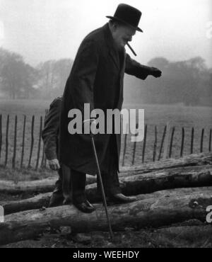 Winston Churchill visite des centres de formation de troupes et des cours d'assaut. Décembre 1942 Banque D'Images