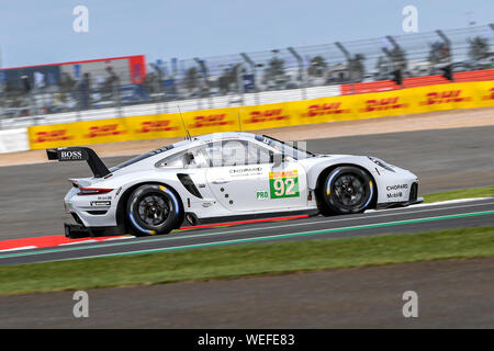 TOWCESTER, Royaume-Uni. Août 30, 2019. PORSCHE GT TEAM (DEU) - Porsche 911 RSR - 19 : Michael Christensen (DNK) / Kevin Estre (FRA) lors des Essais Libres 1 du FIA World Endurance Championship avec 4 heures au circuit de Silverstone Silverstone vendredi, 30 août 2019 en Angleterre, de TOWCESTER. Credit : Taka G Wu/Alamy Live News Banque D'Images