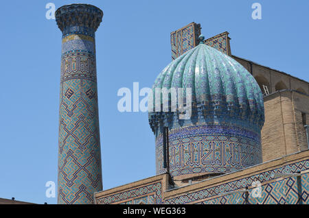 Le complexe du Registan, à Samarkand, Ouzbékistan, un exemple impressionnant de l'architecture islamique classique Banque D'Images