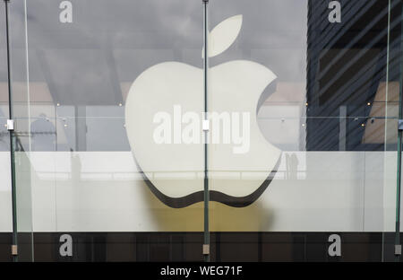 Hong Kong, Chine. Août 19, 2019. La technologie multinationale américaine de l'Apple Store de l'entreprise et le logo vu à Hong Kong. Budrul Chukrut Crédit : SOPA/Images/ZUMA/Alamy Fil Live News Banque D'Images