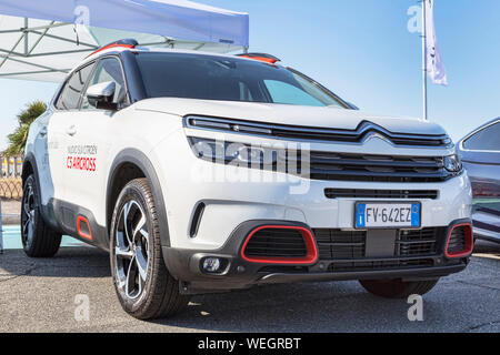 Rome, Italie - 21 juillet 2019:à l'occasion de Rome capitale activité de rassemblement, les salles d'exposition de nouvelles voitures à moteur modèles : un nouveau SUV Citroën C5 Aircross Banque D'Images