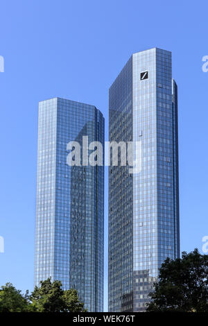 Tours jumelles de la Deutsche Bank, des gratte-ciel dans le quartier financier, extérieur, Francfort, Hesse, Allemagne Banque D'Images