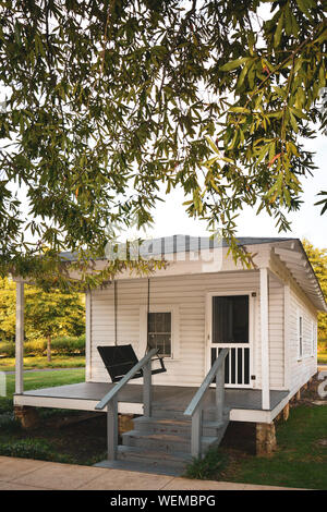 Le berceau de l'Elvis Aaron Presley en 1935 à Tupelo, MS, dans une maison construite par son père sur le terrain de la naissance d'Elvis Presley et musée Banque D'Images