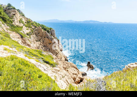 Vue panoramique d'une partie de Calanque de Méjean à Ensuès la redonne, l'une des calanques de la Côte Bleue. Sud de la France, Europe Banque D'Images