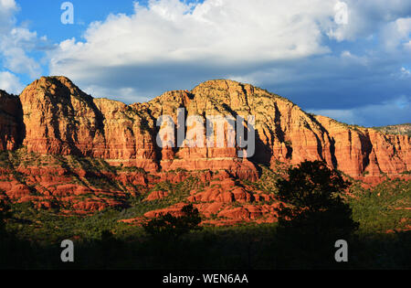 Collines de grès rouge et les Formations d'Arizona Sedona Banque D'Images